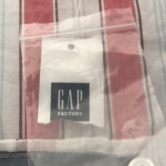 Gap summer shirt . light weight - Picture 2 of 2